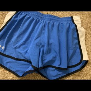 UNDER ARMOUR SHORTS